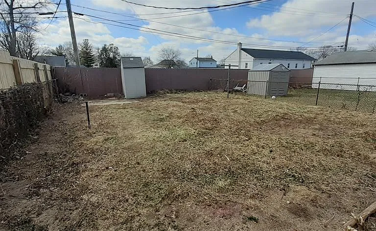 23911 Methuen Ave — Photo 7
