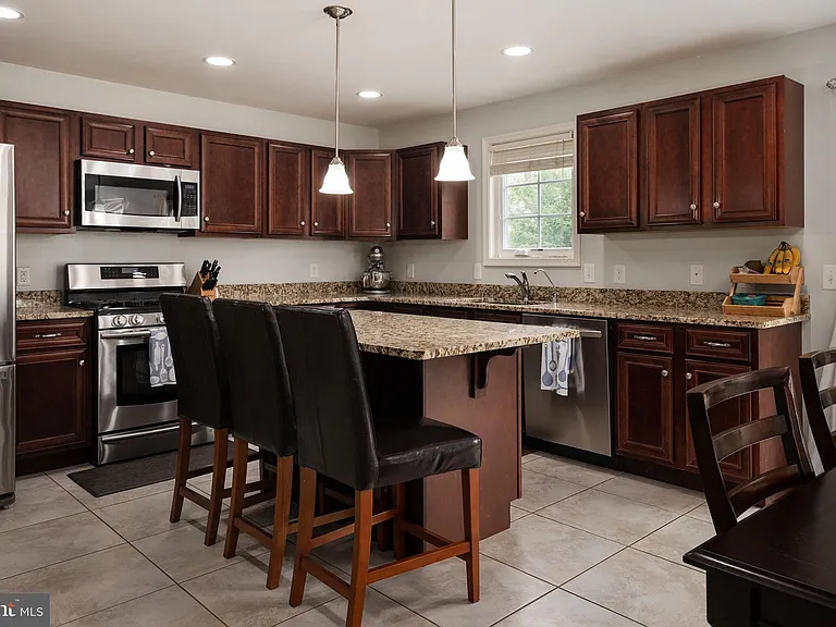132 Pineview Ave #B — Photo 9