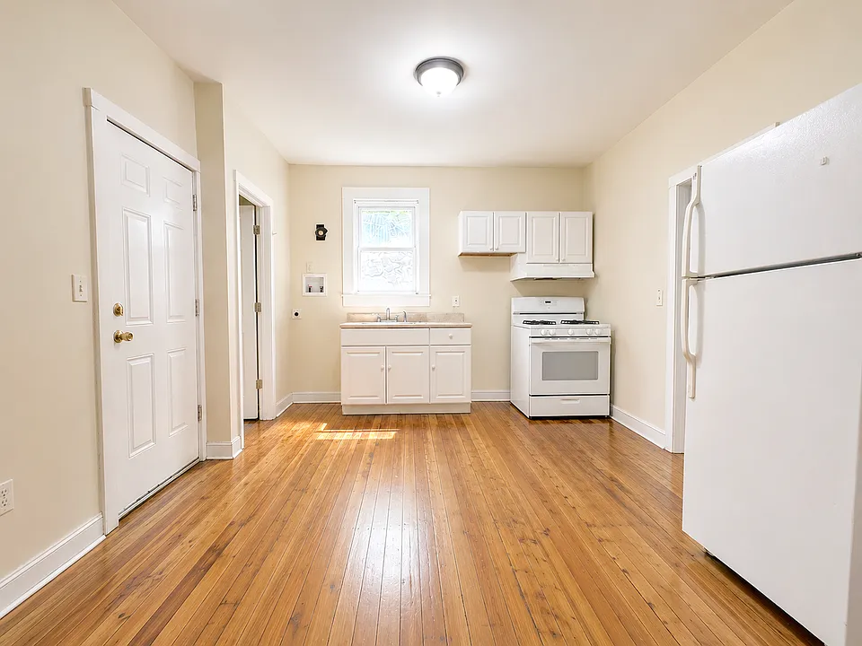 423-429 Baldwin St
