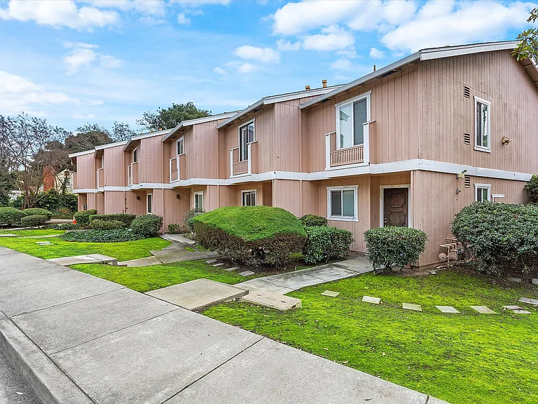 31131 Alvarado Niles Rd — Photo 1