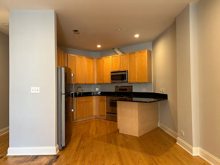 1216 N Lasalle St #2 — Photo 31