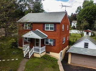15 Hellberg Ave, Chalfont, PA 18914