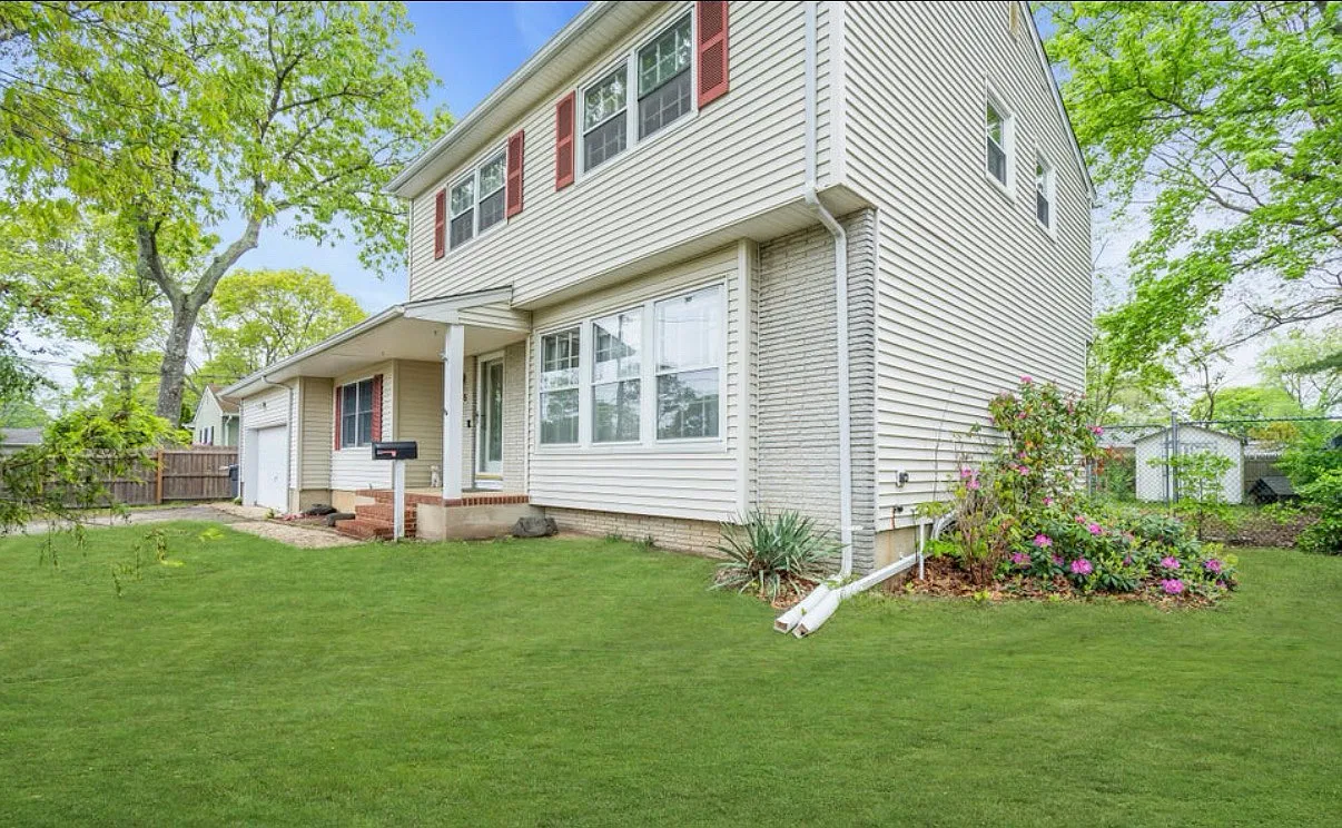 4 bed, 1.5 bath, 1776 sqft, $3,600 — Photo 3