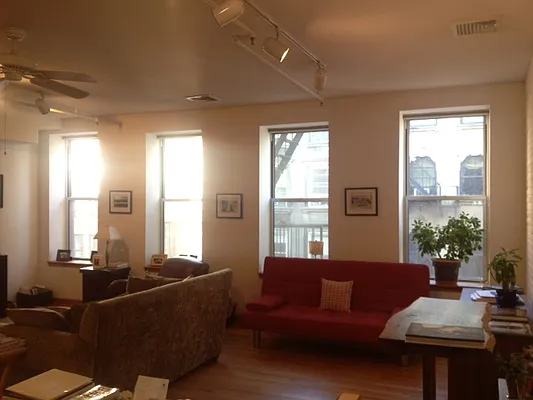 Rented by Manhattan Property Group | media 41