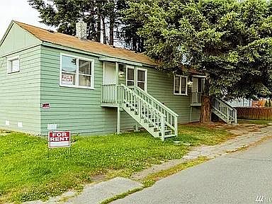 1st image of 2414 1st St #2414