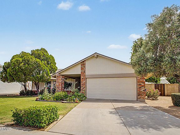 3rd image of 1327 W STOTTLER Drive