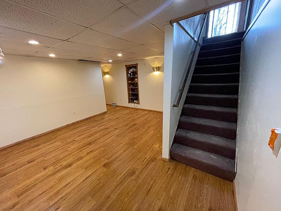 5th image of 1426 Laramie Ln