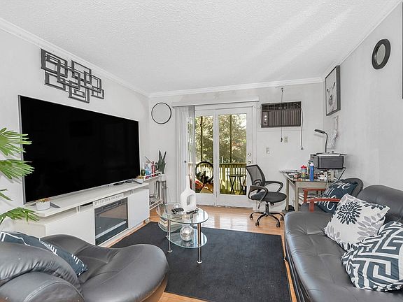 2nd image of 30 Abbey Rd APT 202