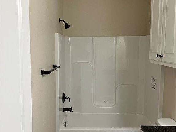 5th image of 213 Grand Coulee Dr