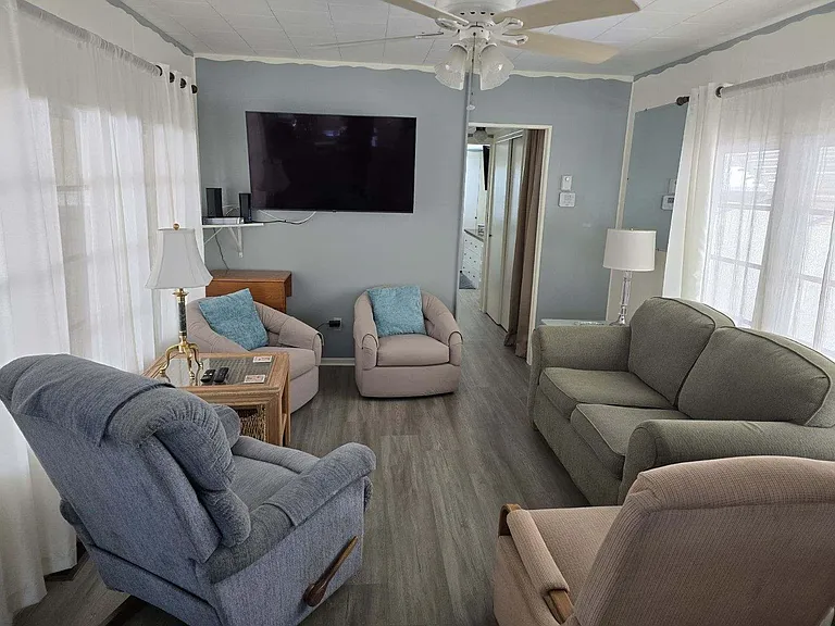 6623 Arizona St — Photo 4