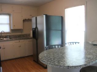 3130 Main Ave, Groves, TX 77619