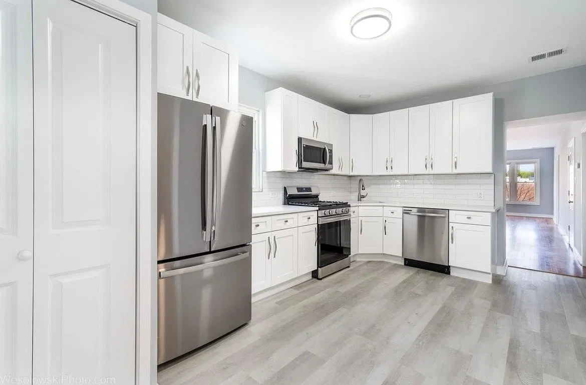 4816 N Kilpatrick Ave — Photo 4