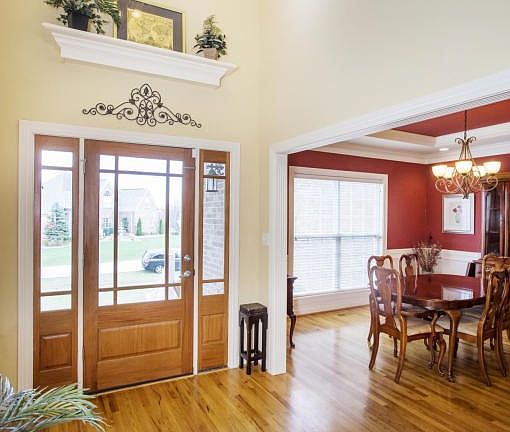 5-foyer into dining