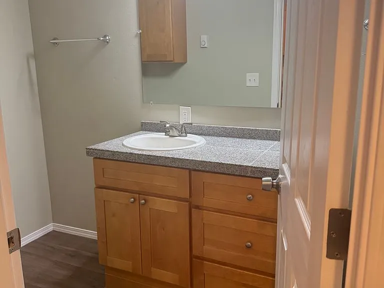 11015 Kendrick St SW — Photo 5