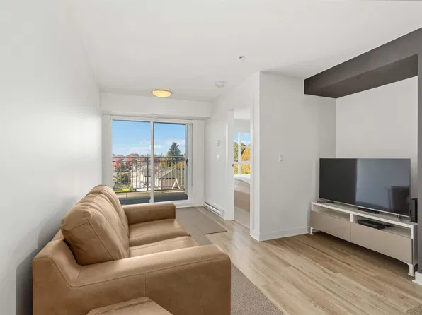 2888 E 2nd Ave #305, Vancouver, BC V5M 0B9