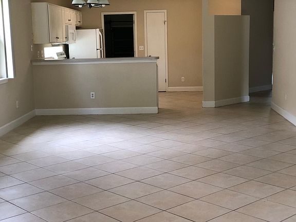 5th image of 8789 Chambore Dr