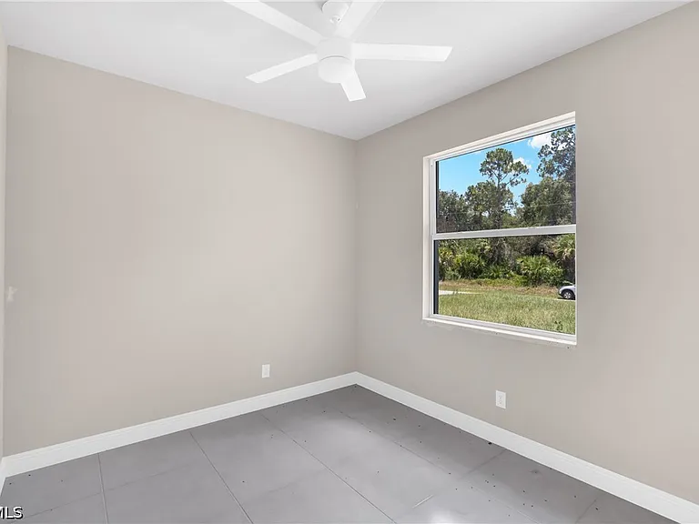 208 Clover Ave — Photo 6