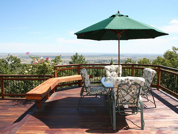 Deck View Lookout/3 level deck/1000sqft