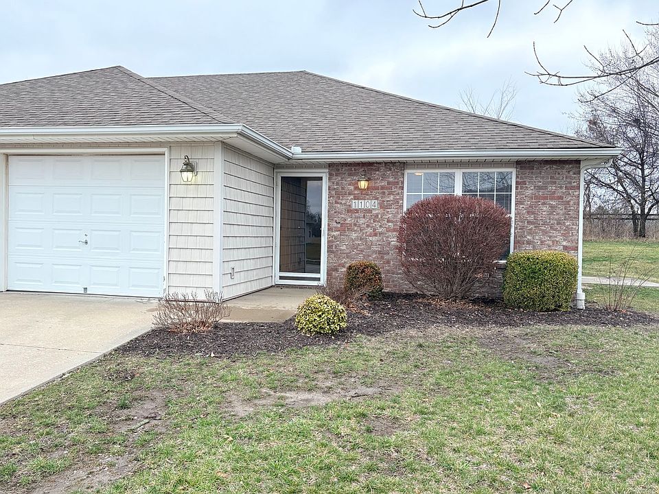 1st image of 1104 NW Willow Dr
