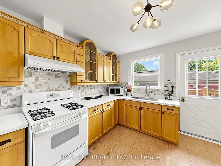 49 Bayview Pkwy — Photo 17