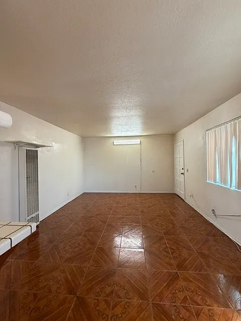 2 bed, $2,400 — Photo 1