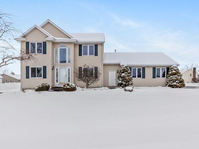 5075 Windybrook Dr SW, Wyoming, MI, 49418