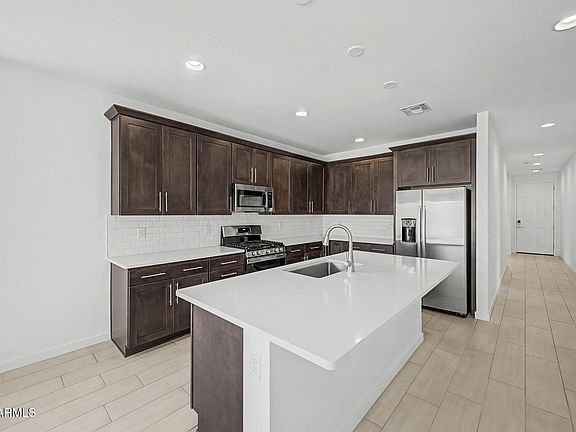 3rd image of 18188 W ELIZABETH Avenue