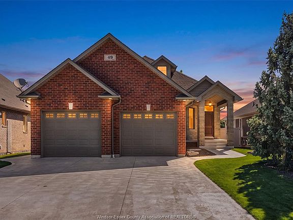 2nd image of 49 Montego Bay Cres
