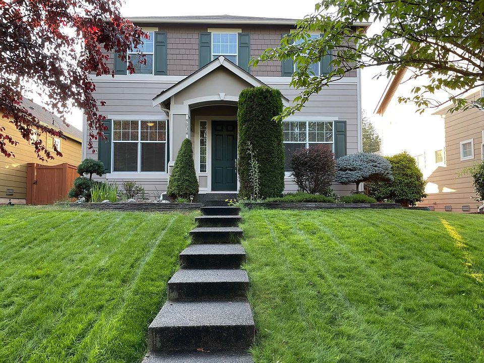 1st image of 9034 Campus Glen Dr NE
