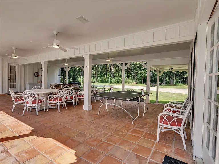 8402 Matthews Ln — Photo 40