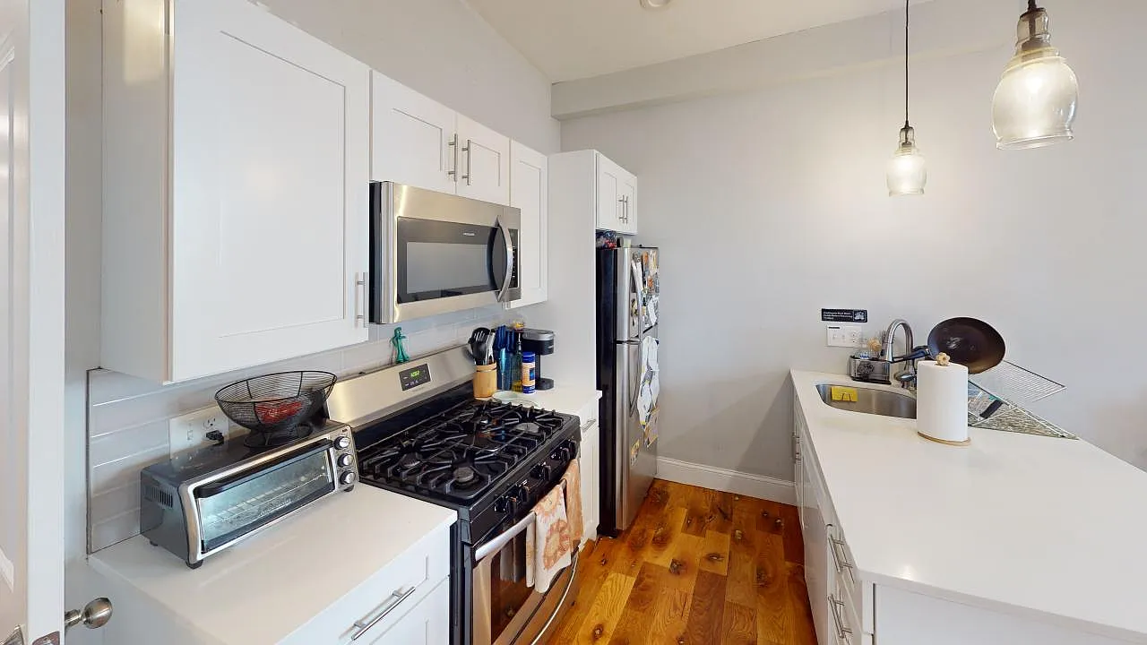224 Lexington Street - 2 — Photo 3