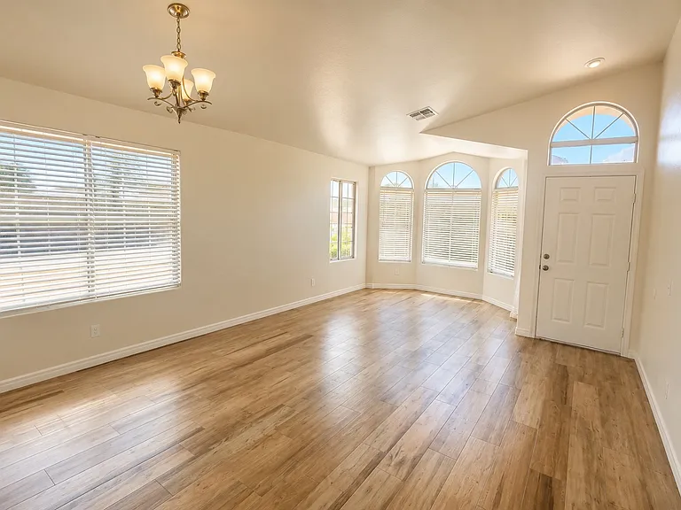11413 W Overlin Dr — Photo 3