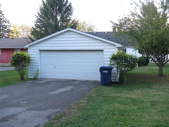 3rd image of 1163 Evans Ave