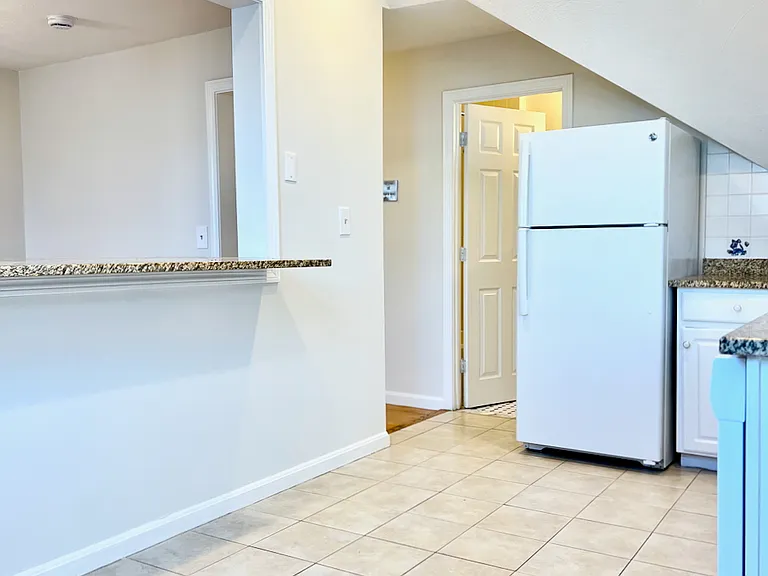 131 Pearl St #3R — Photo 5