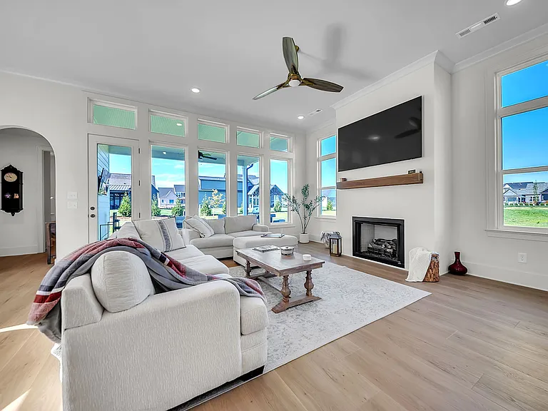 8420 Ashbury Ct — Photo 8