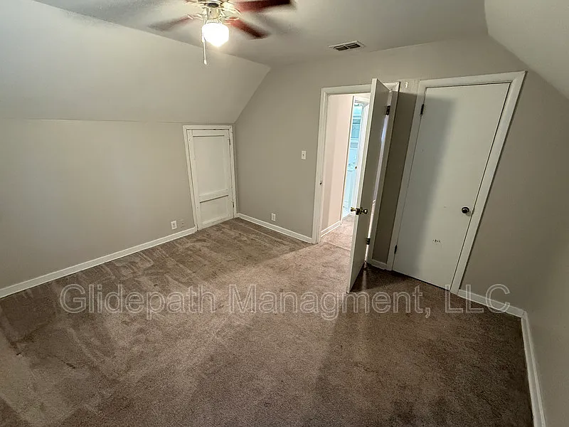 4 bed, 2.0 bath, 1326 sqft, $1,575 — Photo 3