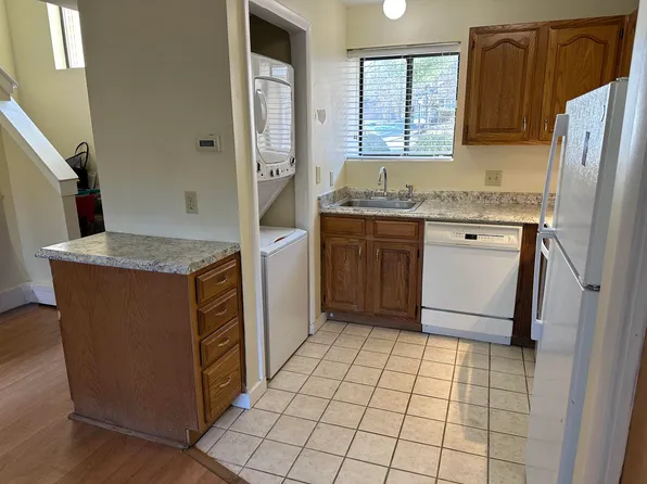 37 Franklin Heights, Rochester, NH 03867