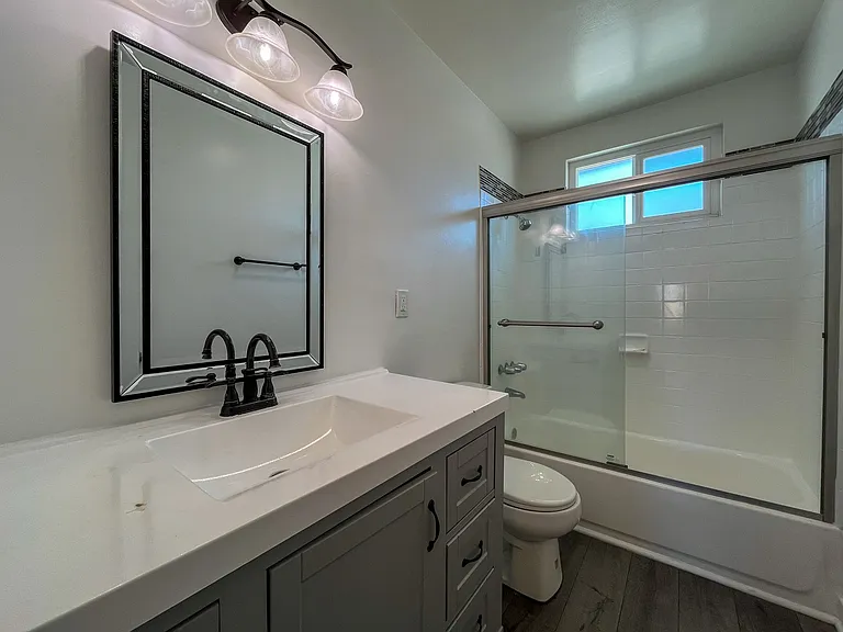 1335 Stanley Ave — Photo 12