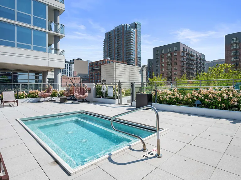 Resort Style Pool at The Elle Apartments in Chicago, IL 60605