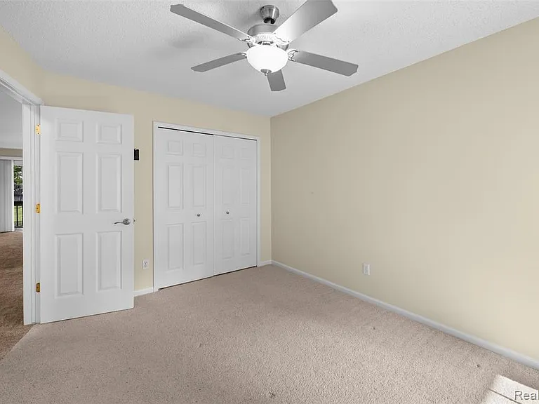 4911 Oak Hill Dr #3 — Photo 12
