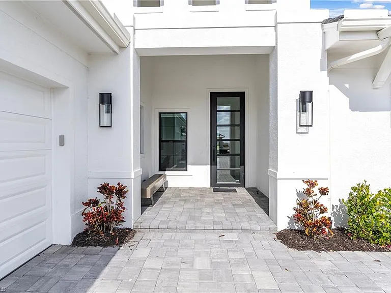 9675 Moonflower Ct — Photo 2