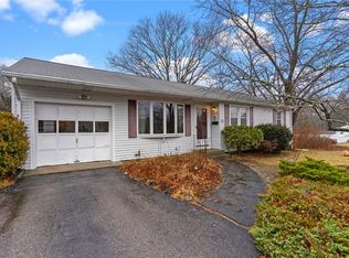 24 Dahlia Dr, North Kingstown, RI 02852