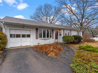 24 Dahlia Dr, North Kingstown, RI, 02852