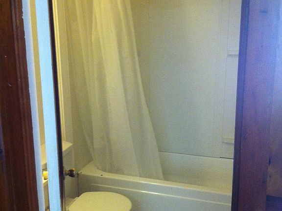 3rd image of 708 1/2 S Washington St APT 2