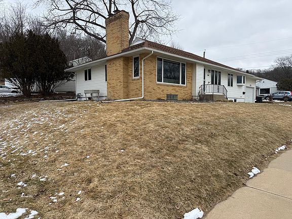 3rd image of 801 16th St NE