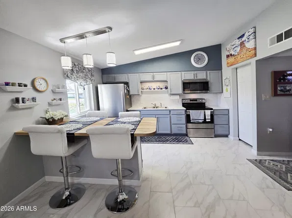 10624 W OAKMONT Drive, Sun City, AZ 85351