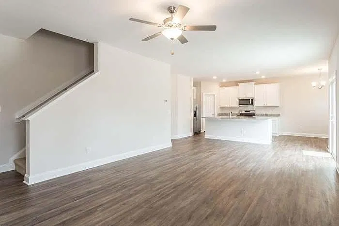 355 Access Dr — Photo 4