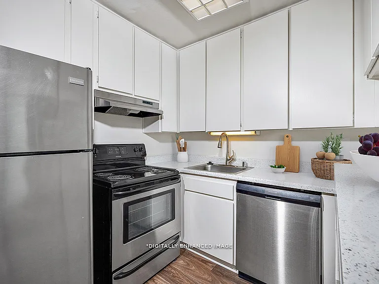 Mellmanor Apartments — Photo 10
