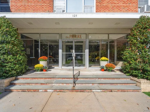 125 Main Street #1T, Port Washington, NY 11050