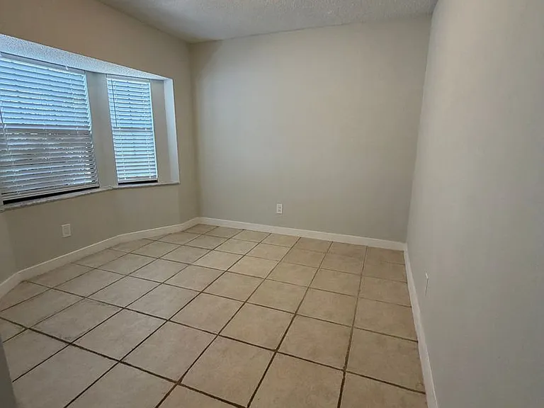 501 Saint Michaels Way — Photo 11